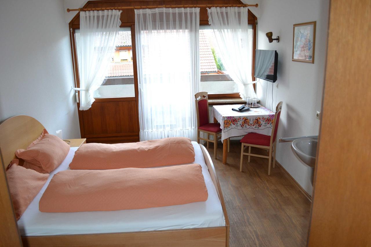 Gaestehaus Tagescafe Eckenfels Ohlsbach Екстериор снимка